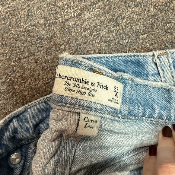 Abercrombie Curve Love 90s Straight Jean, Long! - Picture 4 of 4